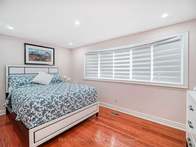 47 Kentish Cres E, House detached with 4 bedrooms, 10 bathrooms and 4 parking in Toronto ON | Image 24