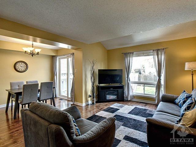 35 Grassy Plains Drive, Townhouse with 3 bedrooms, 2 bathrooms and 3 parking in Ottawa ON | Image 5