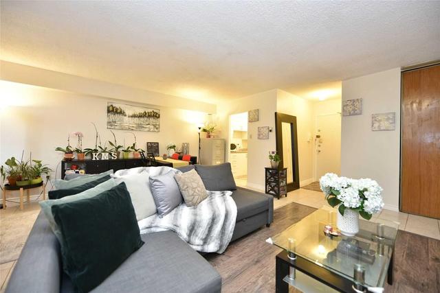 502 - 940 Caledonia Rd, Condo with 3 bedrooms, 1 bathrooms and 1 parking in Toronto ON | Image 10