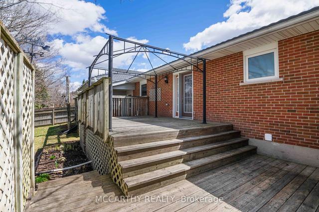 140 Jane St, House detached with 2 bedrooms, 2 bathrooms and 6 parking in Shelburne ON | Image 3