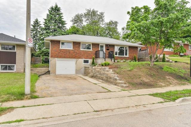 60 Ravine Drive, House detached with 5 bedrooms, 2 bathrooms and 3 parking in Cambridge ON | Image 3