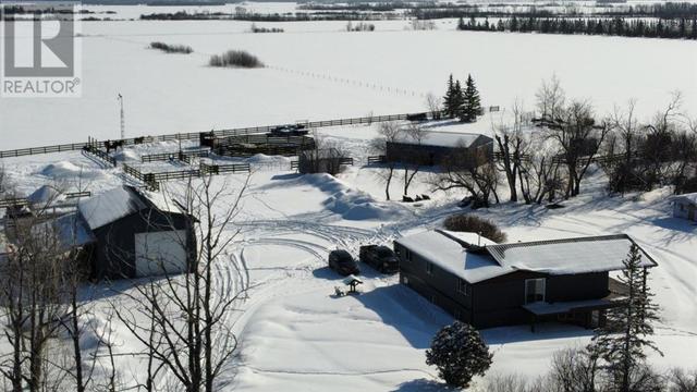 225041 690, House detached with 5 bedrooms, 3 bathrooms and 15 parking in Northern Lights County AB | Image 2