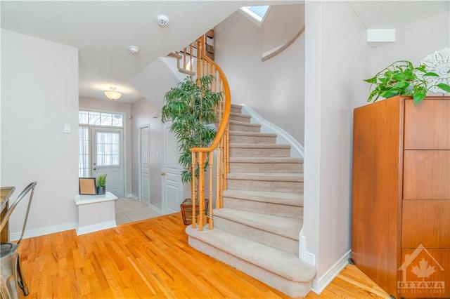 30 Gray Crescent, Townhouse with 3 bedrooms, 3 bathrooms and 3 parking in Ottawa ON | Image 15