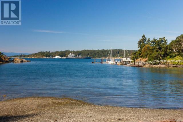7 - 235 Island Hwy, House attached with 3 bedrooms, 4 bathrooms and 2 parking in View Royal BC | Image 37