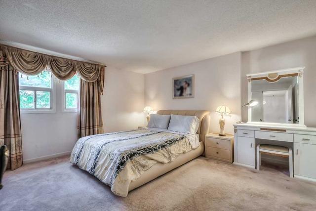 87 Roughfield Cres, House detached with 3 bedrooms, 4 bathrooms and 4 parking in Toronto ON | Image 5