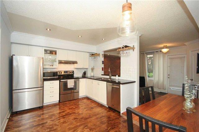 425 - 12 Douro St, Townhouse with 2 bedrooms, 1 bathrooms and 1 parking in Toronto ON | Image 8