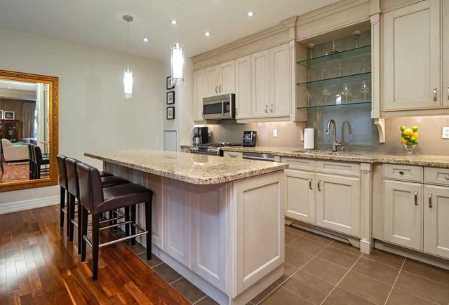 th5 - 20 Burkebrook Pl, Townhouse with 3 bedrooms, 3 bathrooms and 2 parking in Toronto ON | Image 32