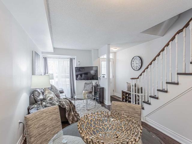 7 Hedge End Rd, Townhouse with 3 bedrooms, 2 bathrooms and 2 parking in Toronto ON | Image 23