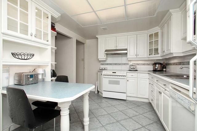 1907 - 1900 Sheppard Ave E, Condo with 2 bedrooms, 1 bathrooms and 1 parking in Toronto ON | Image 2