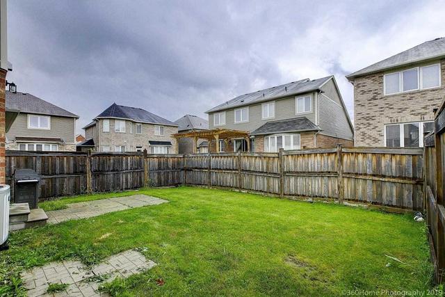 581 Snider Terr, House detached with 4 bedrooms, 3 bathrooms and 2 parking in Milton ON | Image 5