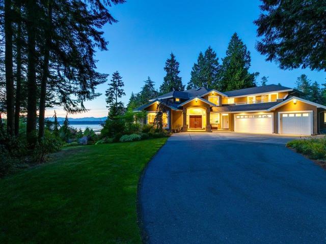 12929 Crescent Road, House detached with 8 bedrooms, 6 bathrooms and 12 parking in Surrey BC | Image 2