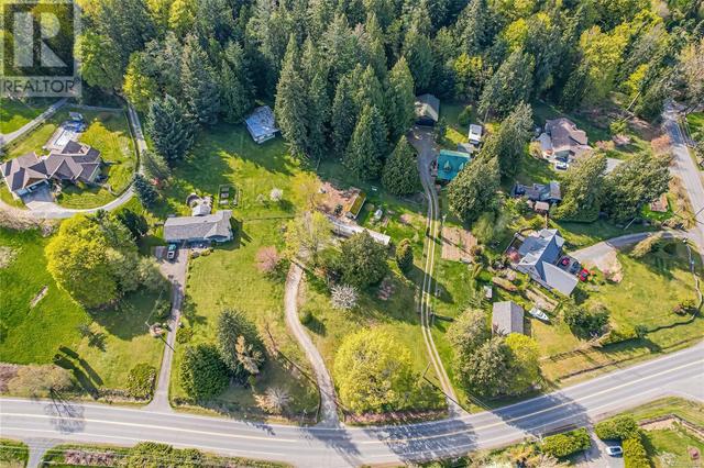 1490 Cowichan Bay Rd, House other with 3 bedrooms, 1 bathrooms and 3 parking in Cowichan Valley D BC | Image 2