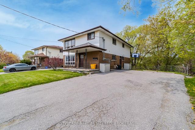 580 Gibb St, House detached with 6 bedrooms, 3 bathrooms and 6 parking in Oshawa ON | Image 23