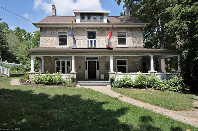 105 Queen Street W, House detached with 6 bedrooms, 3 bathrooms and 4 parking in St. Marys ON | Image 1