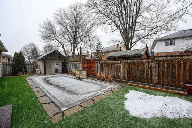 19 Davis Cres, House detached with 2 bedrooms, 3 bathrooms and 5 parking in Hamilton ON | Image 31