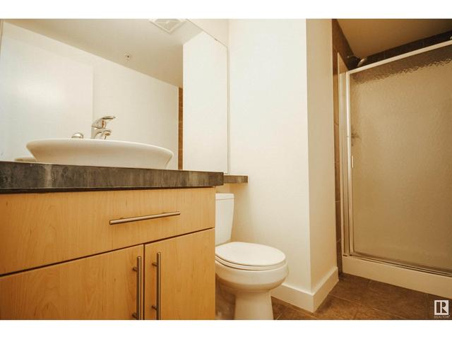 2001 - 10136 104 St Nw, Condo with 2 bedrooms, 2 bathrooms and 1 parking in Edmonton AB | Image 12