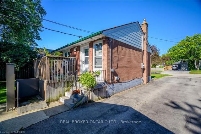 64 Florence Dr, House detached with 2 bedrooms, 1 bathrooms and 8 parking in Oakville ON | Image 17