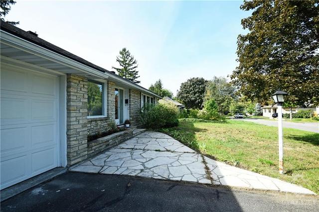172 Roger Road, House detached with 3 bedrooms, 2 bathrooms and 3 parking in Ottawa ON | Image 29