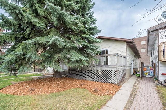 4507 17 Avenue Nw, House detached with 3 bedrooms, 2 bathrooms and 2 parking in Calgary AB | Card Image
