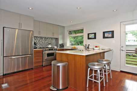 72 Bain Ave, House detached with 3 bedrooms, 2 bathrooms and 3 parking in Toronto ON | Image 3