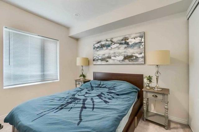 36 - 22 Applewood Lane, Townhouse with 3 bedrooms, 3 bathrooms and 2 parking in Toronto ON | Image 9