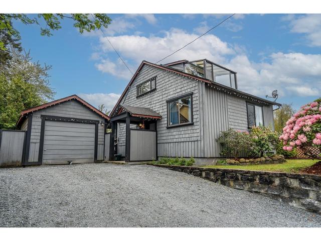 32750 Best Avenue, House detached with 3 bedrooms, 1 bathrooms and 5 parking in Mission BC | Card Image