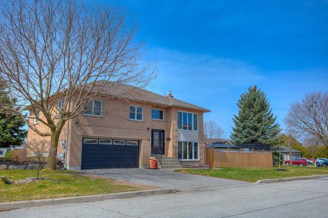16 Visser Crt, House detached with 3 bedrooms, 2 bathrooms and 4 parking in Whitby ON | Image 1