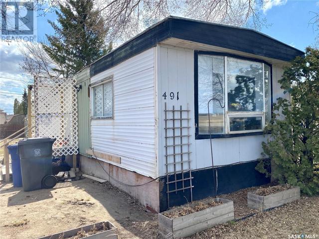 491 35th Street, Home with 2 bedrooms, 1 bathrooms and null parking in Battleford SK | Card Image