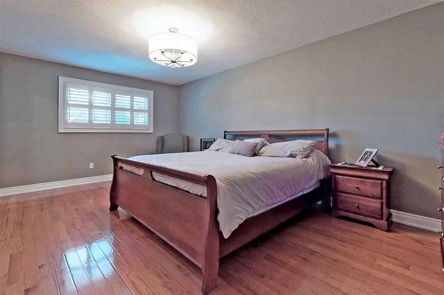 51 Wootten Way S, House detached with 4 bedrooms, 4 bathrooms and 4 parking in Markham ON | Image 2
