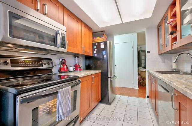 409 - 3 Rowntree Rd, Condo with 2 bedrooms, 2 bathrooms and 1 parking in Toronto ON | Image 2