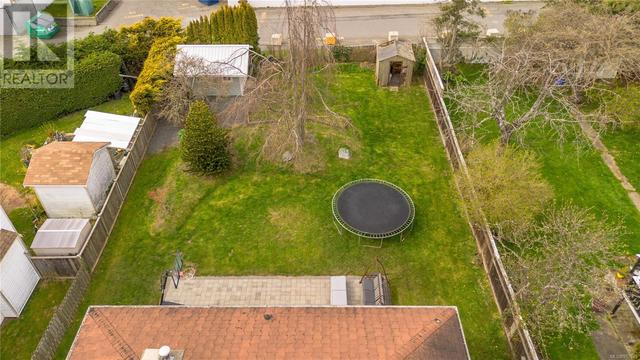 542 Joffre St, House detached with 4 bedrooms, 2 bathrooms and 1 parking in Esquimalt BC | Image 37