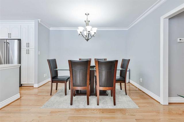1414 Tyneburn Cres, House semidetached with 3 bedrooms, 2 bathrooms and 5 parking in Mississauga ON | Image 3