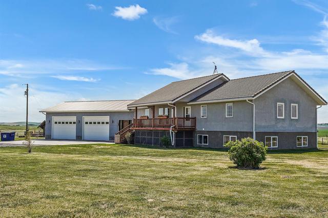 242053 Township Road 260, House detached with 5 bedrooms, 3 bathrooms and 15 parking in Wheatland County AB | Image 3