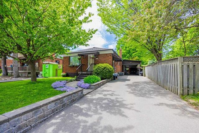 124 Phillip Ave, House detached with 2 bedrooms, 2 bathrooms and 3 parking in Toronto ON | Image 1