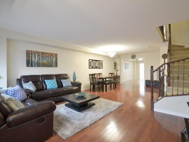 793 Candlestick Circ, House attached with 3 bedrooms, 4 bathrooms and 1 parking in Mississauga ON | Image 9