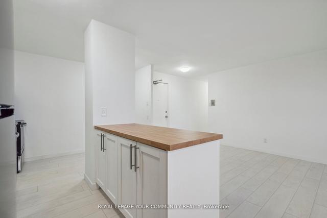 701 - 80 Grandravine Dr, Condo with 3 bedrooms, 1 bathrooms and 1 parking in Toronto ON | Image 18