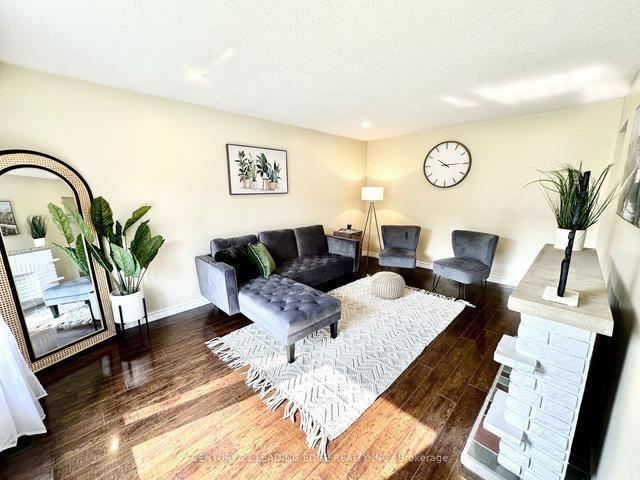 839 Glen St, House detached with 3 bedrooms, 2 bathrooms and 4 parking in Oshawa ON | Image 12