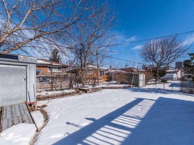 30 Allanford Rd, House detached with 3 bedrooms, 2 bathrooms and 3 parking in Toronto ON | Image 7