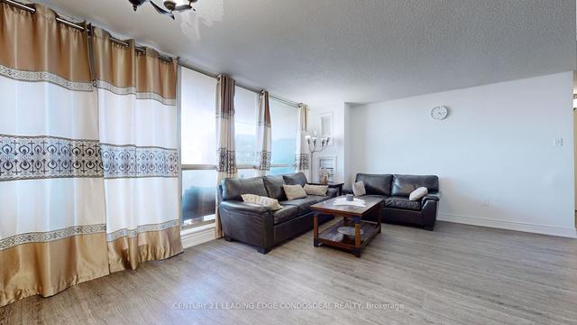 806 - 120 Dundalk Dr, Condo with 2 bedrooms, 1 bathrooms and 1 parking in Toronto ON | Image 3