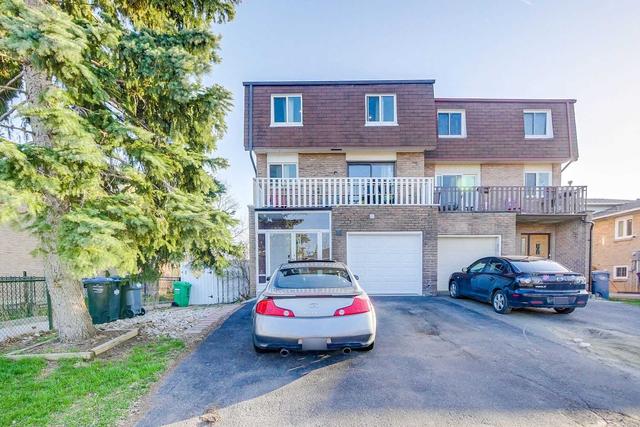 18 Talbot St, House semidetached with 3 bedrooms, 4 bathrooms and 4 parking in Brampton ON | Image 1