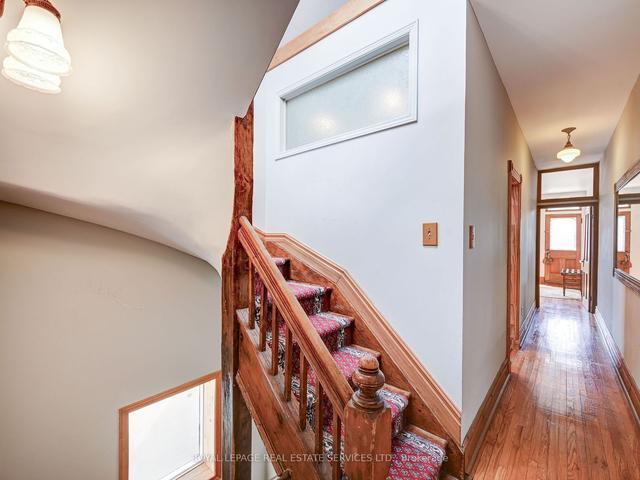 121 Lippincott St, House semidetached with 3 bedrooms, 2 bathrooms and 1 parking in Toronto ON | Image 8