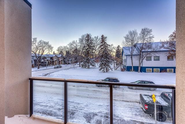 2306 5 Street Nw, Home with 3 bedrooms, 3 bathrooms and 2 parking in Calgary AB | Image 5