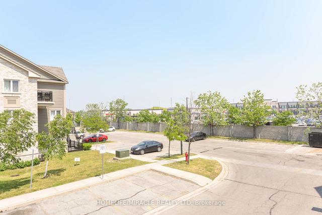 102 - 60 Fairwood Circ, Townhouse with 3 bedrooms, 3 bathrooms and 1 parking in Brampton ON | Image 18