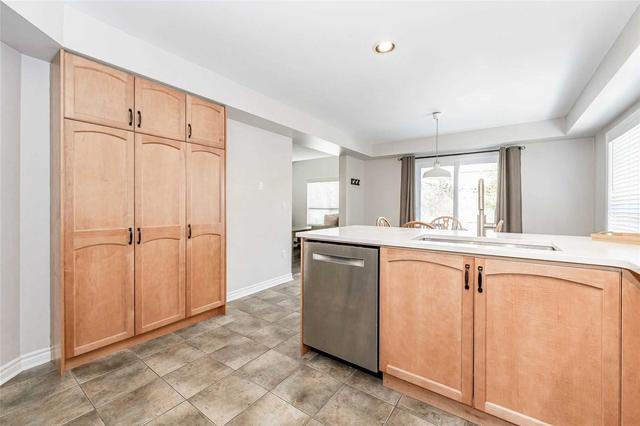 86 Mcarthur Dr, Condo with 3 bedrooms, 4 bathrooms and 4 parking in Guelph ON | Image 5