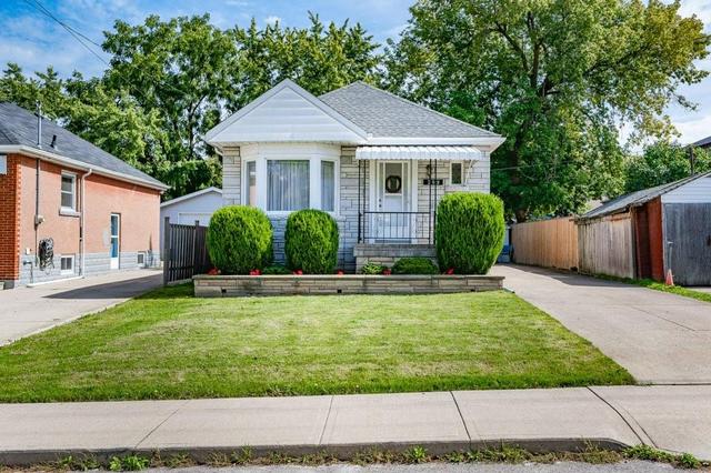 289 East 13th Street, House detached with 3 bedrooms, 1 bathrooms and 5 parking in Hamilton ON | Image 2