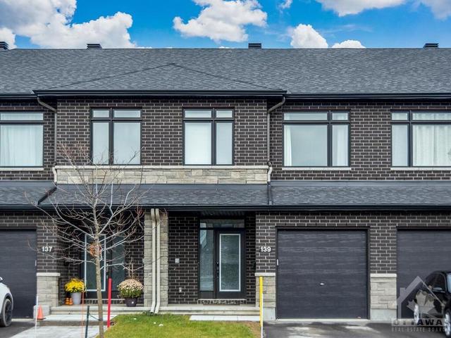 139 De La Crevasse Street, Townhouse with 3 bedrooms, 3 bathrooms and 3 parking in Ottawa ON | Card Image