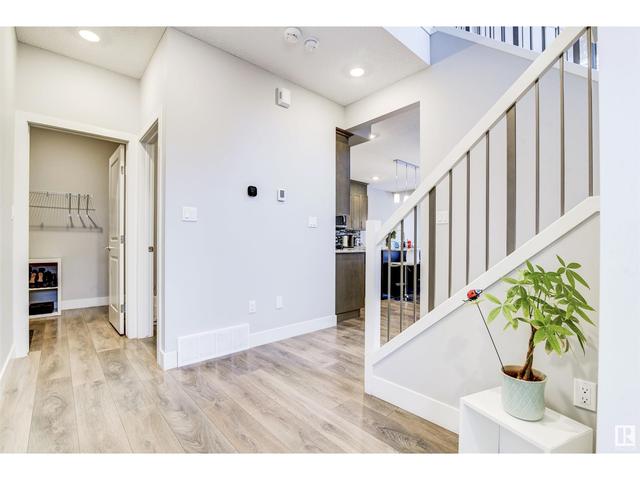 1815 Dumont Cr Sw, House detached with 3 bedrooms, 3 bathrooms and null parking in Edmonton AB | Image 2