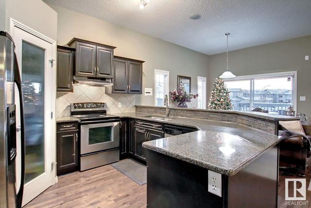 17012 74 St Nw, House detached with 4 bedrooms, 3 bathrooms and 2 parking in Edmonton AB | Image 4