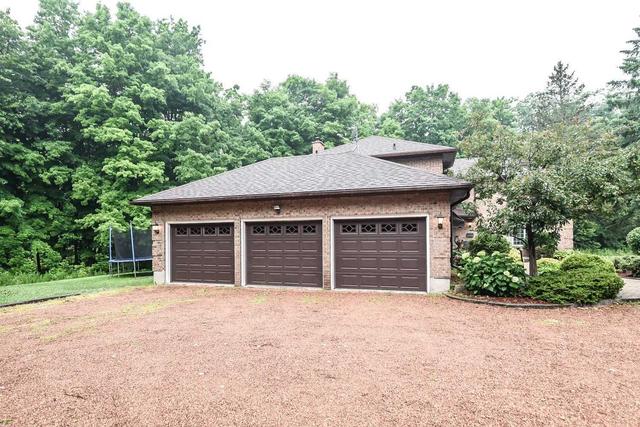 8644 Canyon Rd, House detached with 4 bedrooms, 3 bathrooms and 13 parking in Milton ON | Image 30