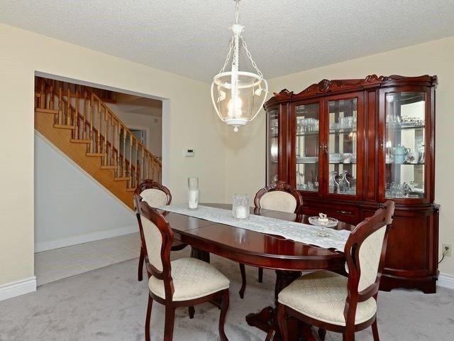 560 Old Harwood Ave, House detached with 4 bedrooms, 4 bathrooms and 4 parking in Ajax ON | Image 3